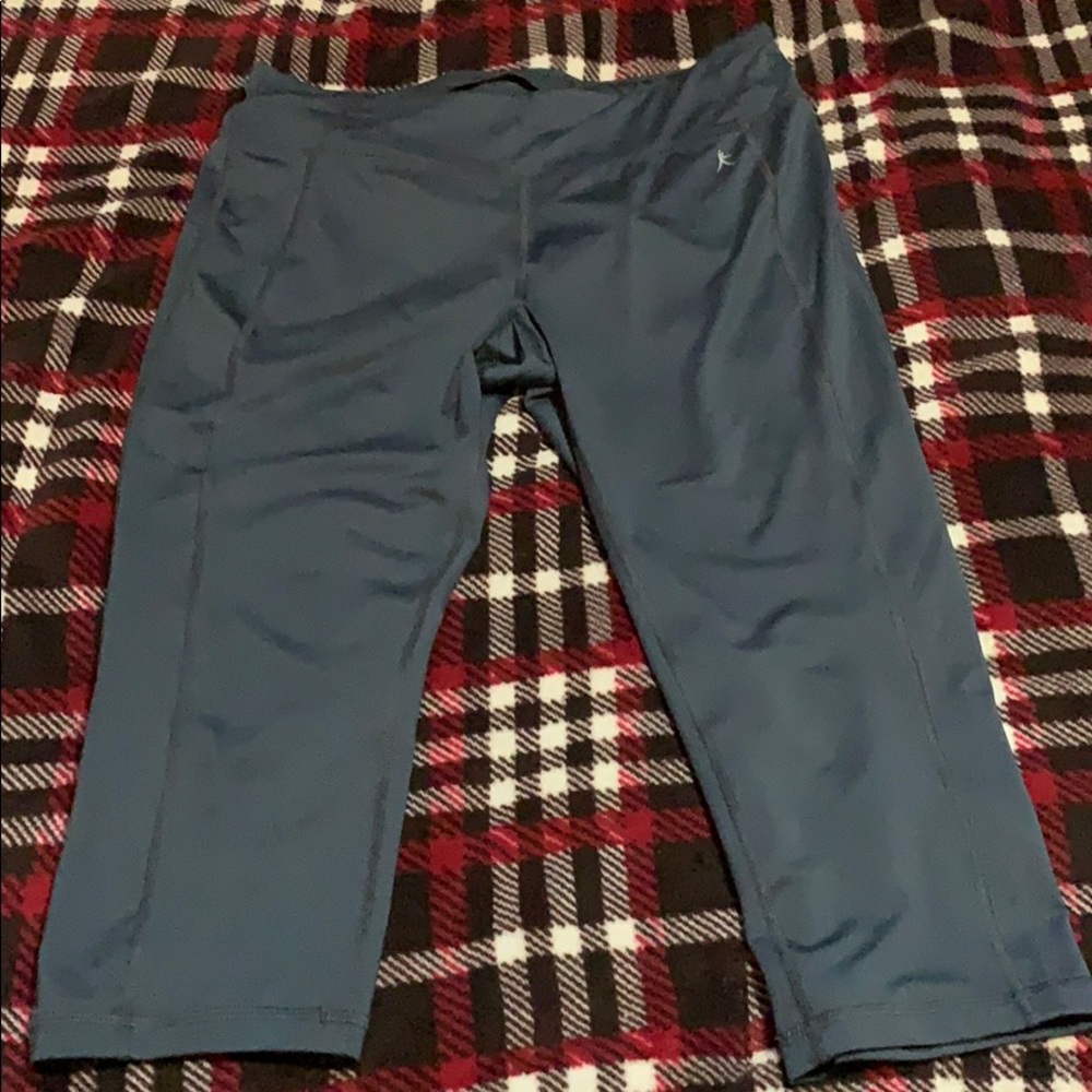 Women’s athletic capris